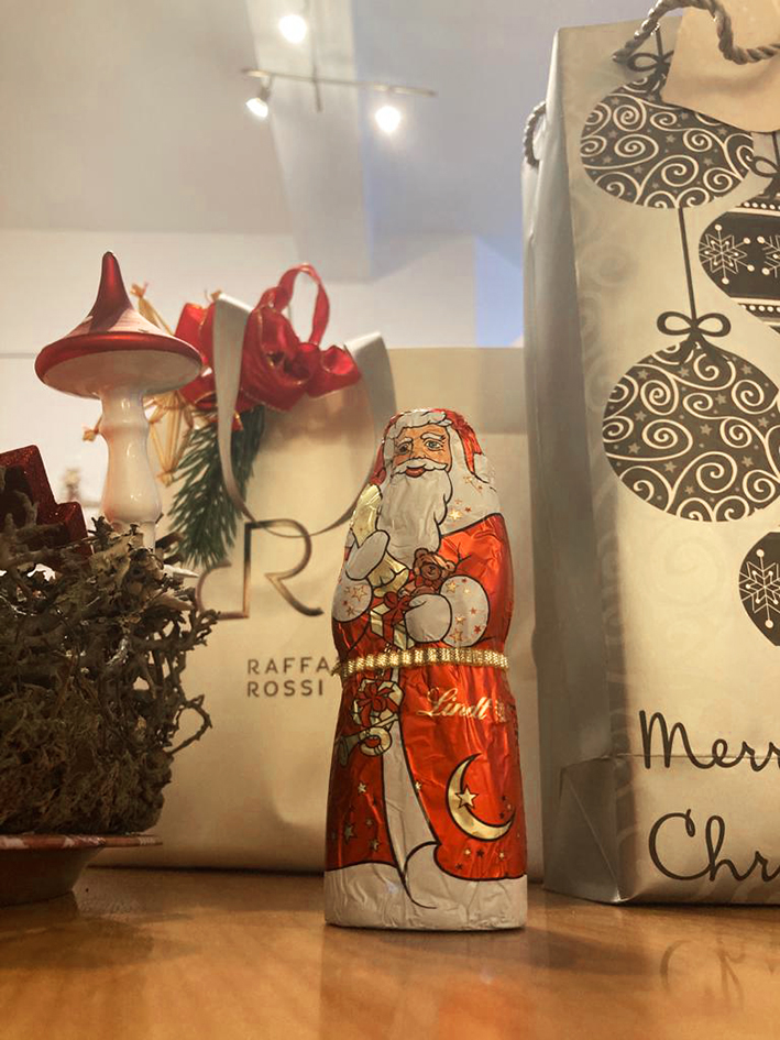 Weihnachtsmänner für alle Bedürftigen