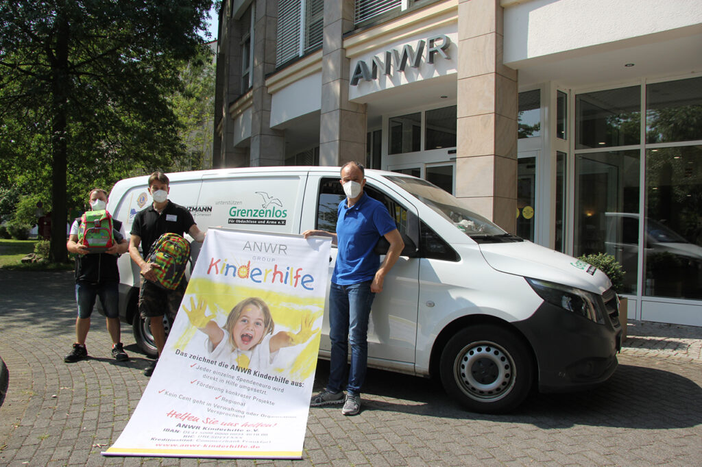 ANWR Kinderhilfe e.V. spendet Schultaschen