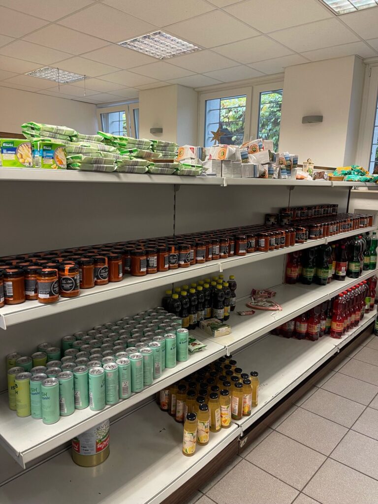 Endlich mal wieder volle Regale im Kaufhaus Grenzenlos!