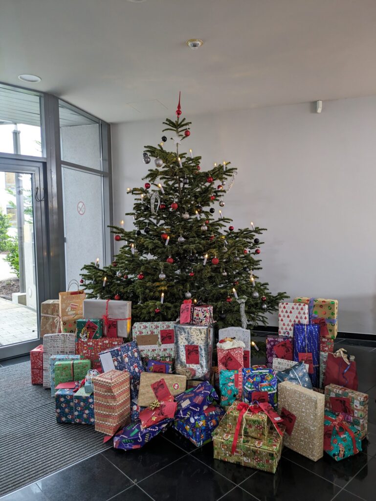 Das wahre Geschenk macht einen reicher, obwohl man gibt