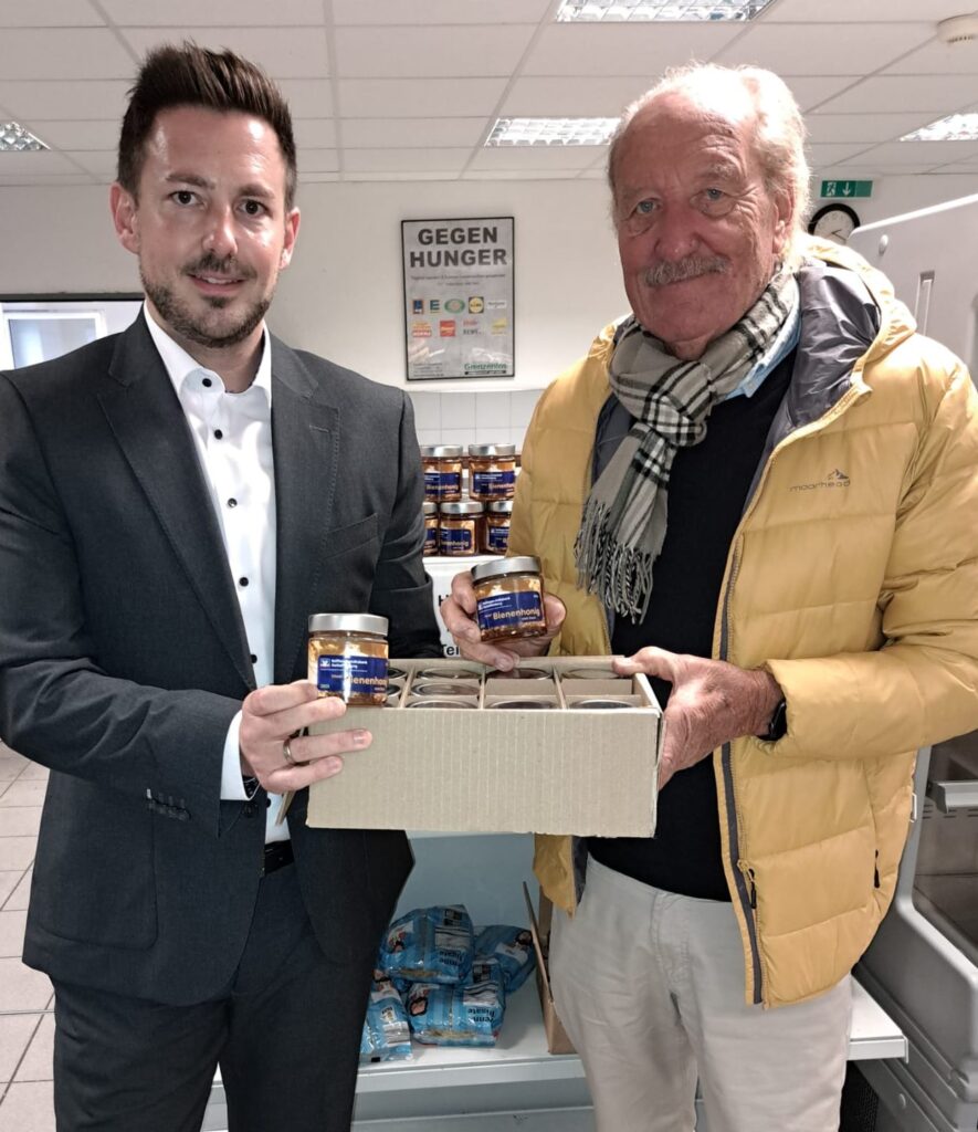 Großzügige Honigspende der RV Bank Aschaffenburg