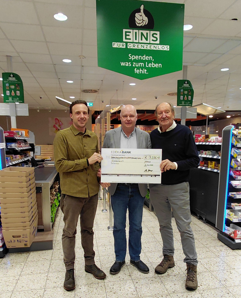 EDEKA Stenger spendet 7.256,12€ an Grenzenlos e.V.